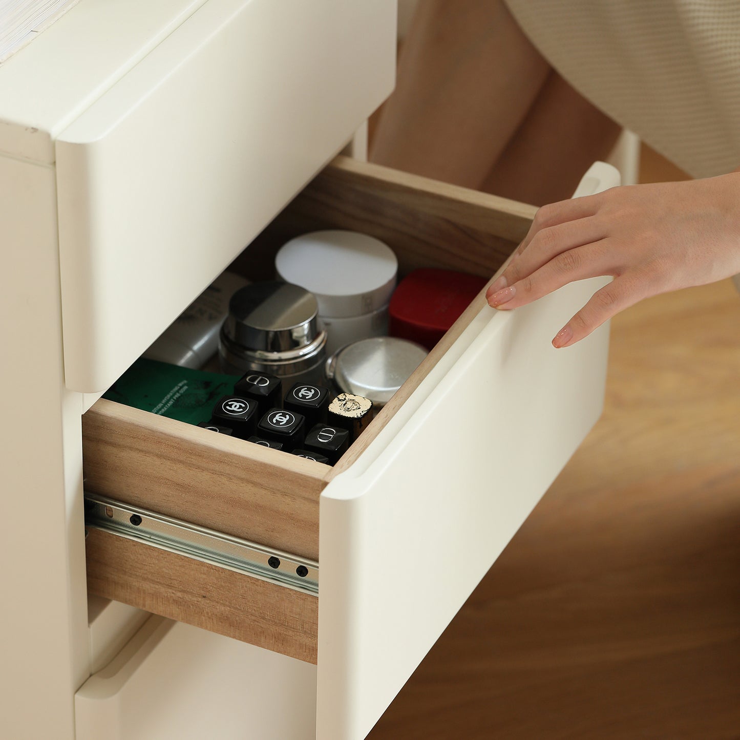 Natural Wood Dresser Table - White