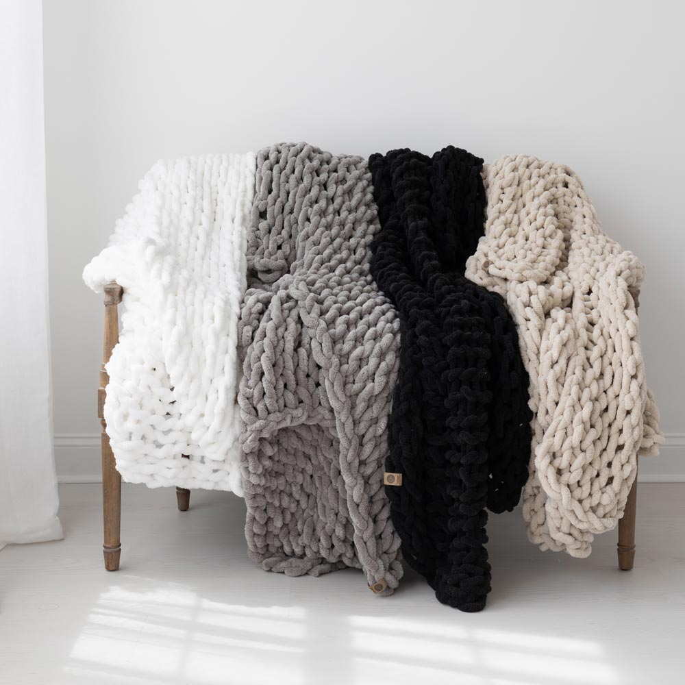 INFINITE CHUNKY KNIT BLANKET | MINKY | BIG - BLANC-11