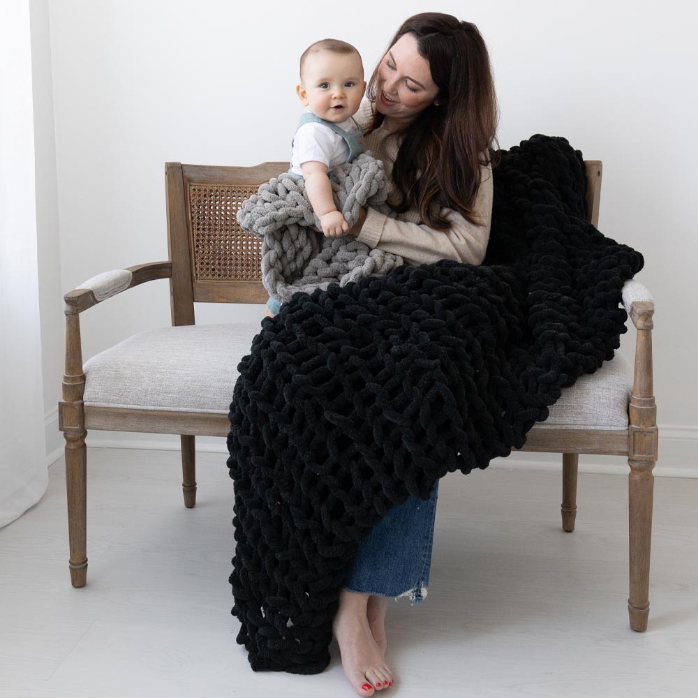 INFINITE CHUNKY KNIT BLANKET | MINKY | BIG - ONYX-3